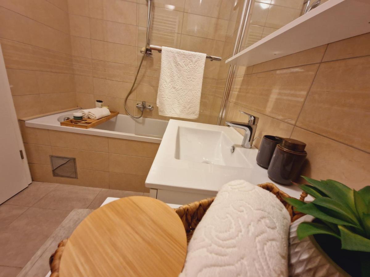 Apartman Adara