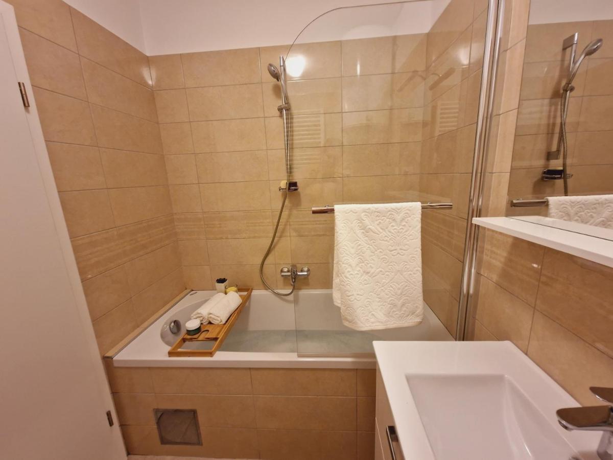 Adara Apartman